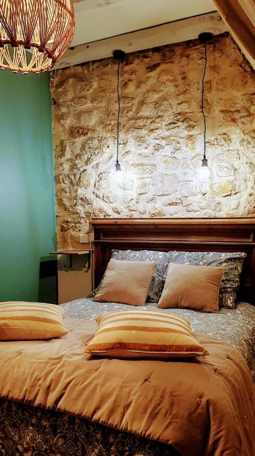 Gite Et Chambres D'Hotes - Sur Le Chemin Des Sens Azerat Exterior photo