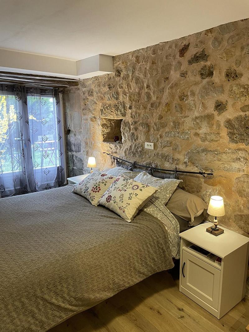 Gite Et Chambres D'Hotes - Sur Le Chemin Des Sens Azerat Exterior photo